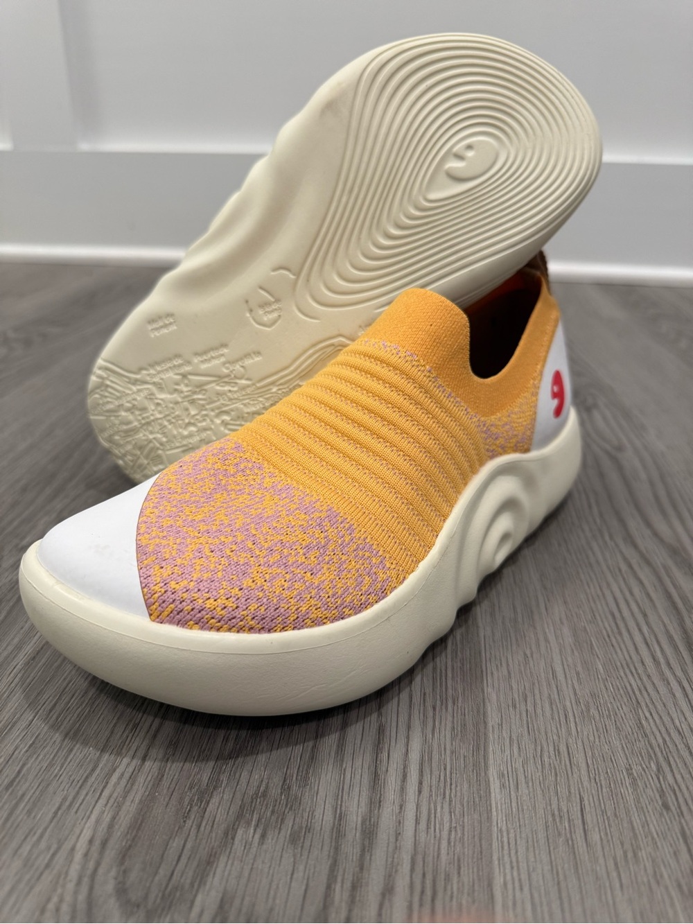 UIN Women's Slip-On Mule in Yellow, Pink & Cream